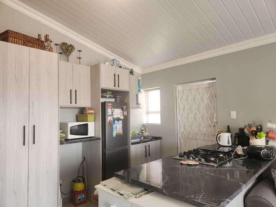 2 Bedroom Property for Sale in Pacaltsdorp Western Cape